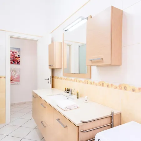 Apartment Elegantis Giolitti Rome
